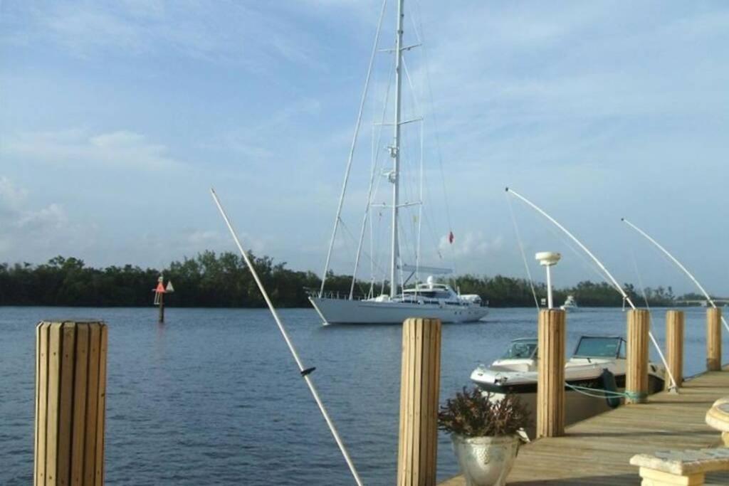 Steps From The Beach Right On The Waterfront Apartamento Hollywood Exterior foto