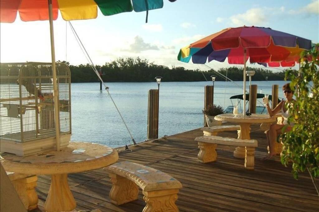 Steps From The Beach Right On The Waterfront Apartamento Hollywood Exterior foto